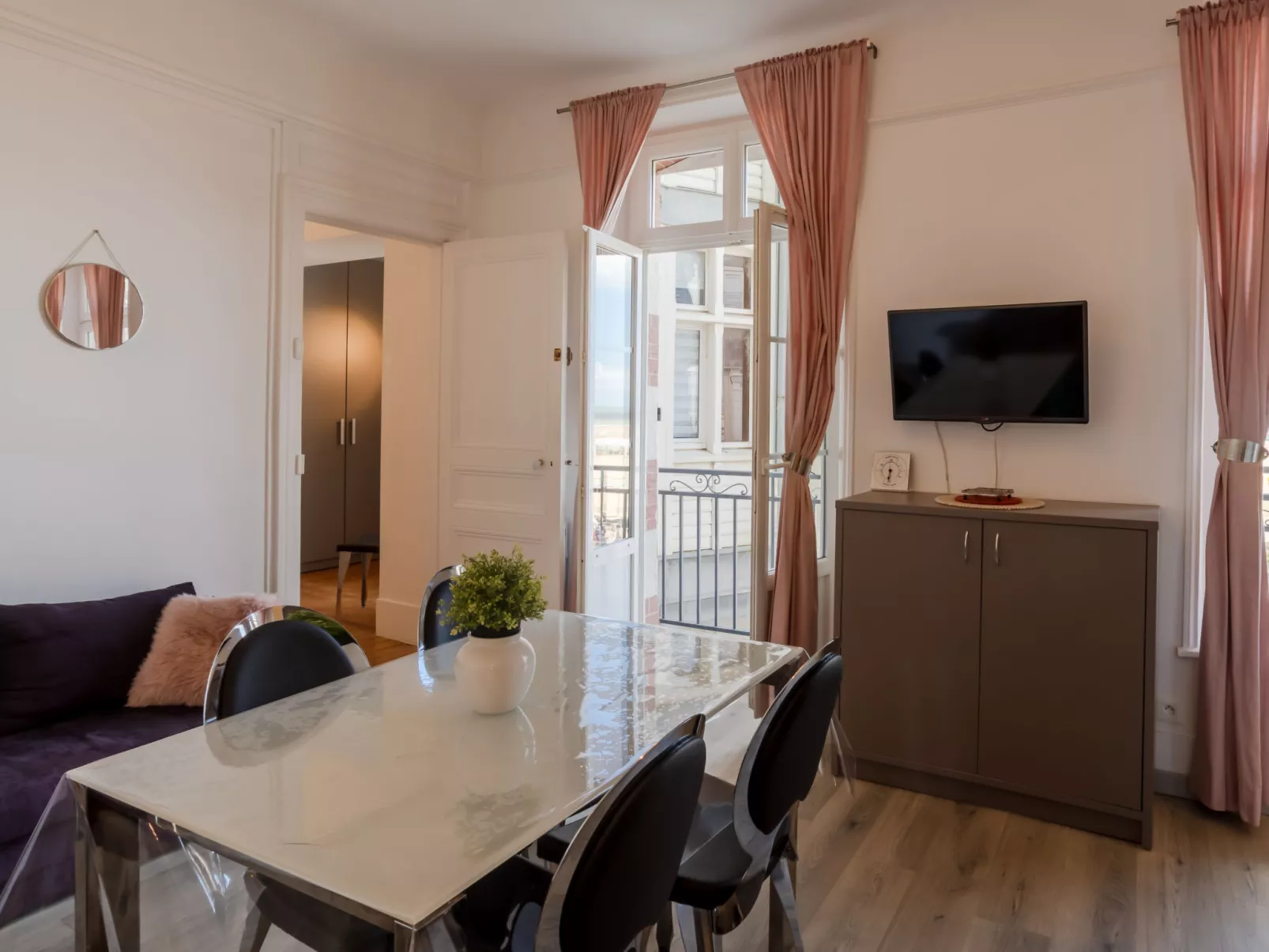 L'hôtel de Paris-Dedans