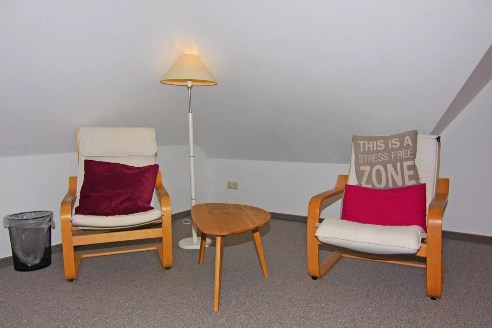 4-Raum über 2 Etagen / 105 m² / W 56b DG 4 P-Living room