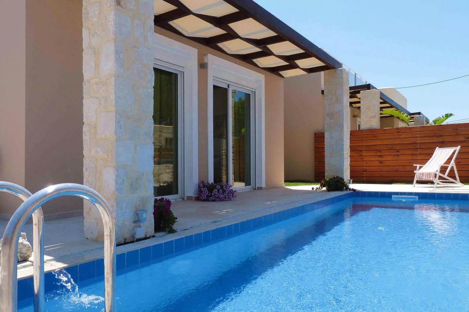 Villas Azure Beach, Nopigia-1-bedroom-villa - 45 sqm with sharing pool-Schwimmbad