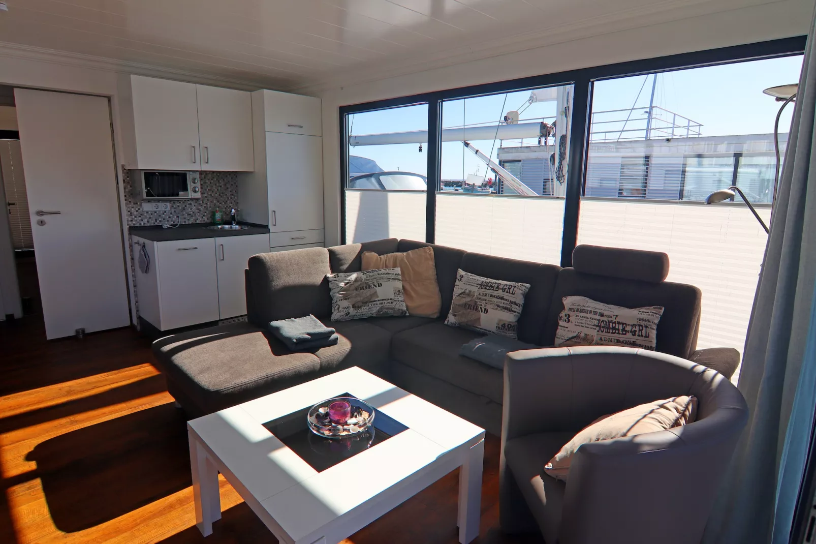 Hausboot Family & Friends LP2 / 1-2 Personen-Living room