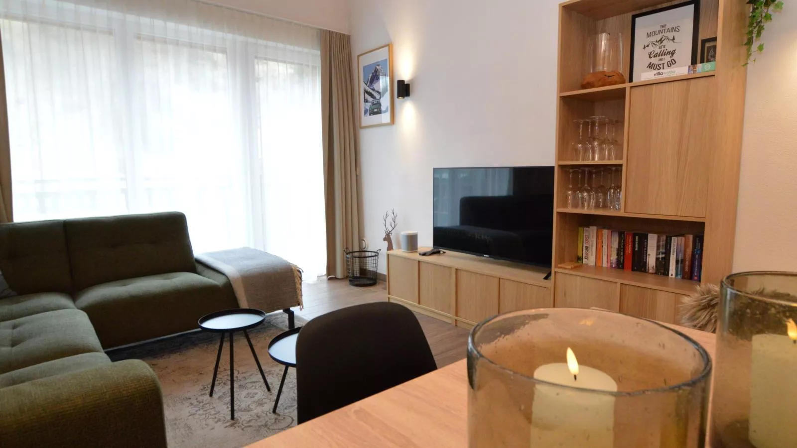 Emma Top 4-Living room