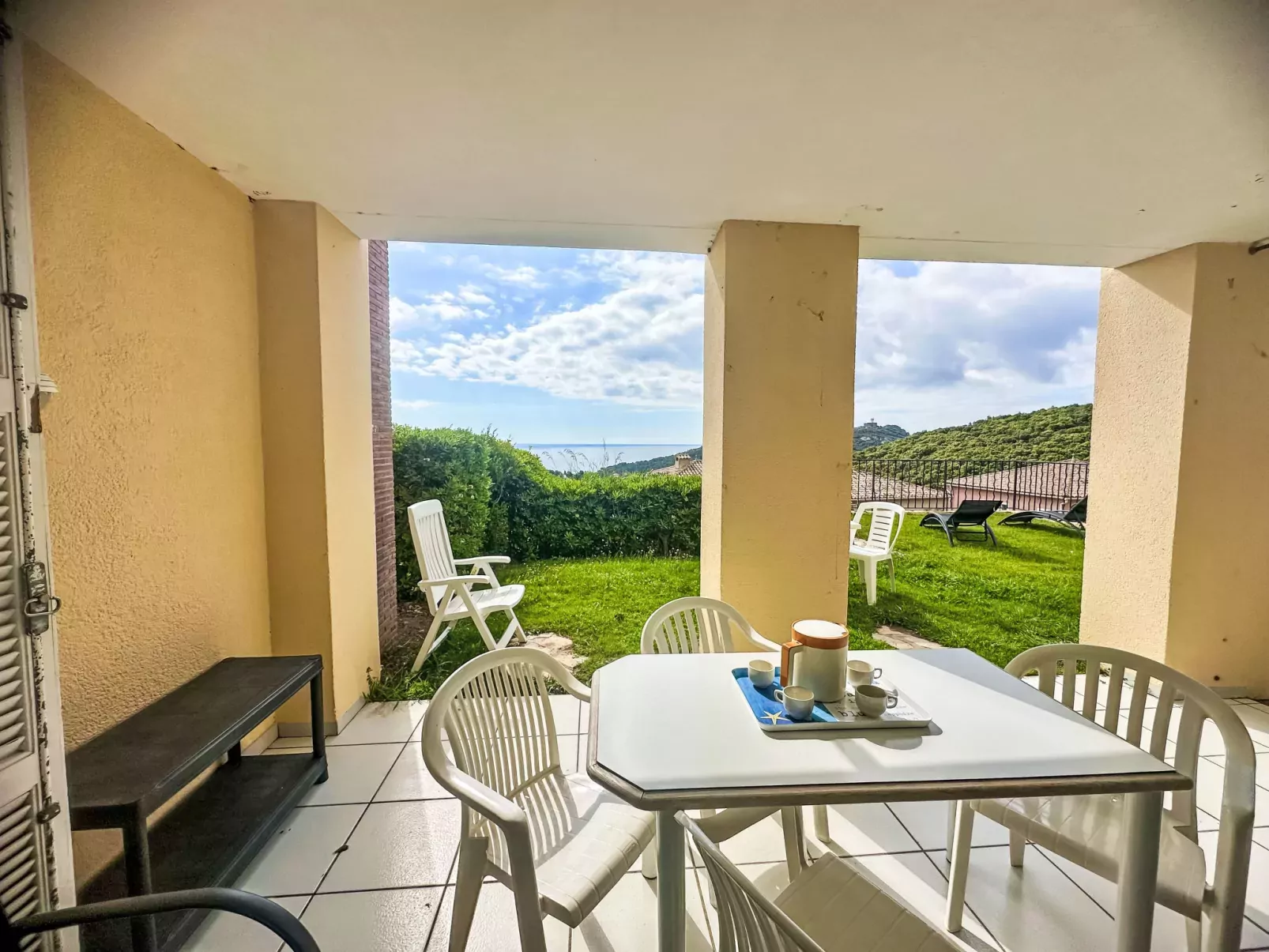 Les Bastides (I3 049)-Dehors