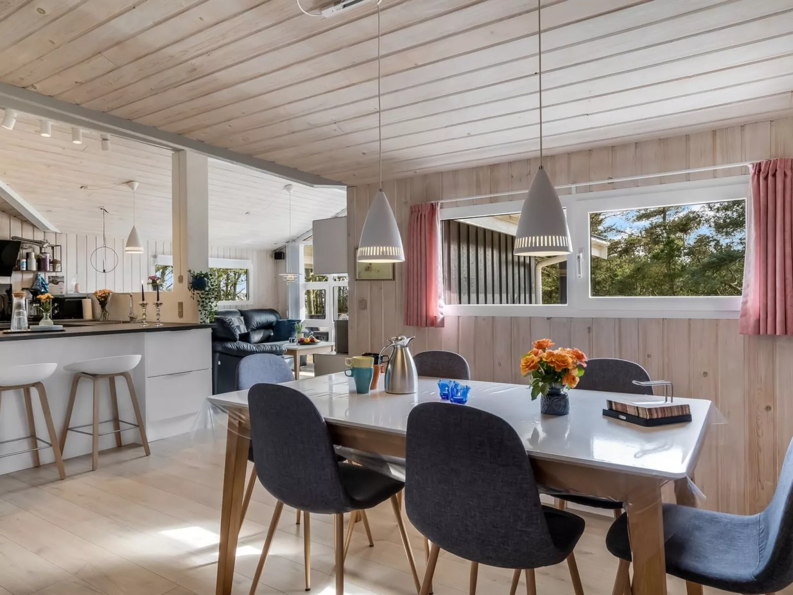 "Richardine" - 850m from the sea-Inside