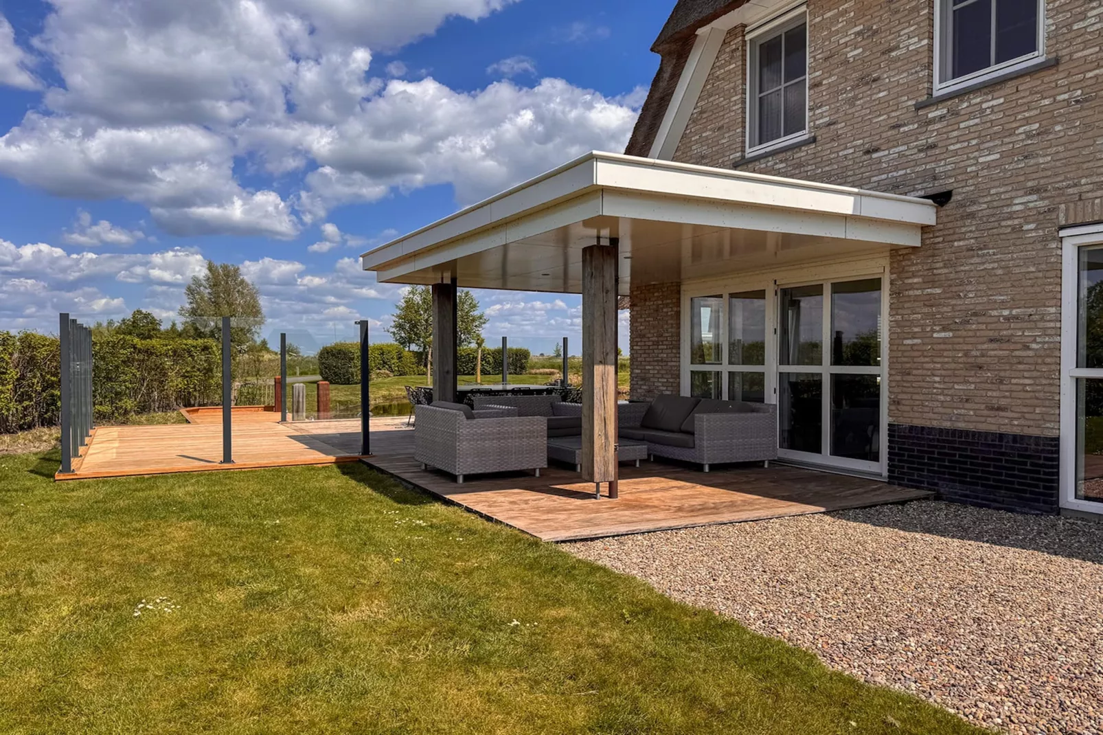 Friese Meren Villa's 21-Gardens summer