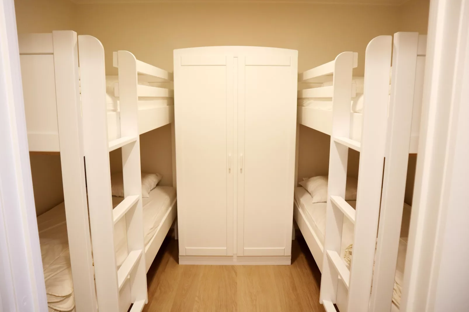 SCORPIO BI 403-Chambre