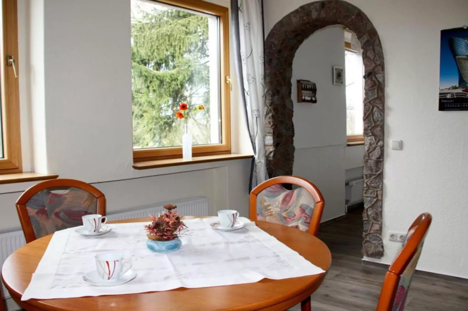 76259-Dining room