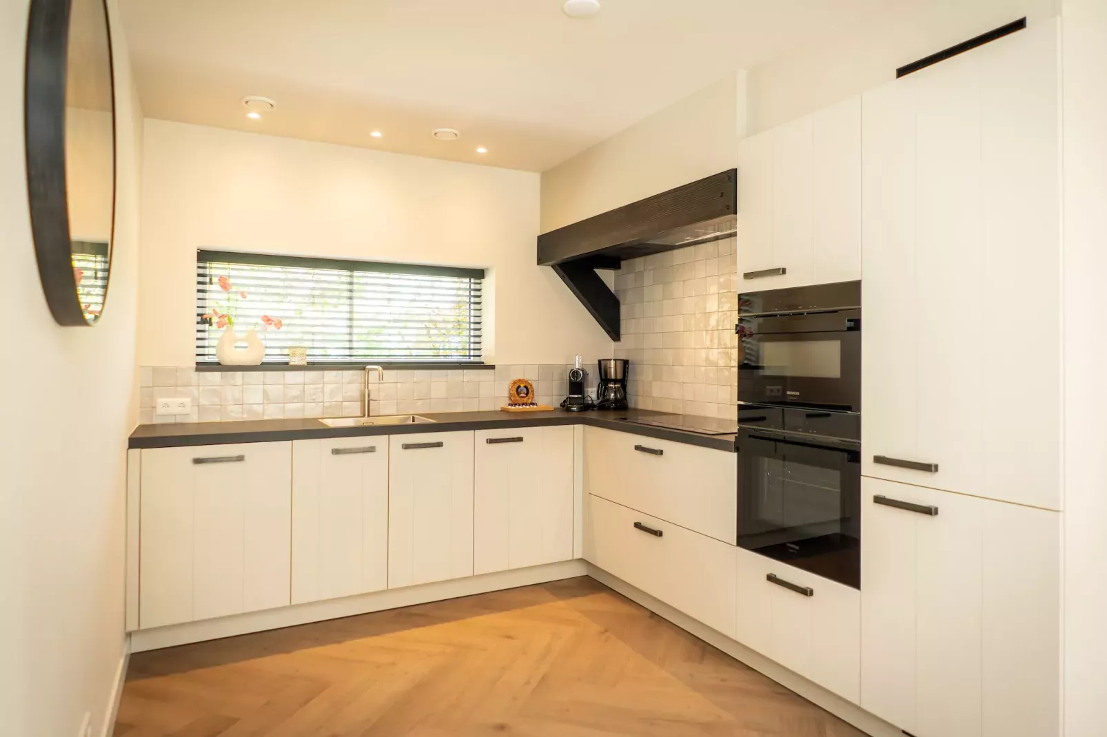 So What 25a-Kitchen