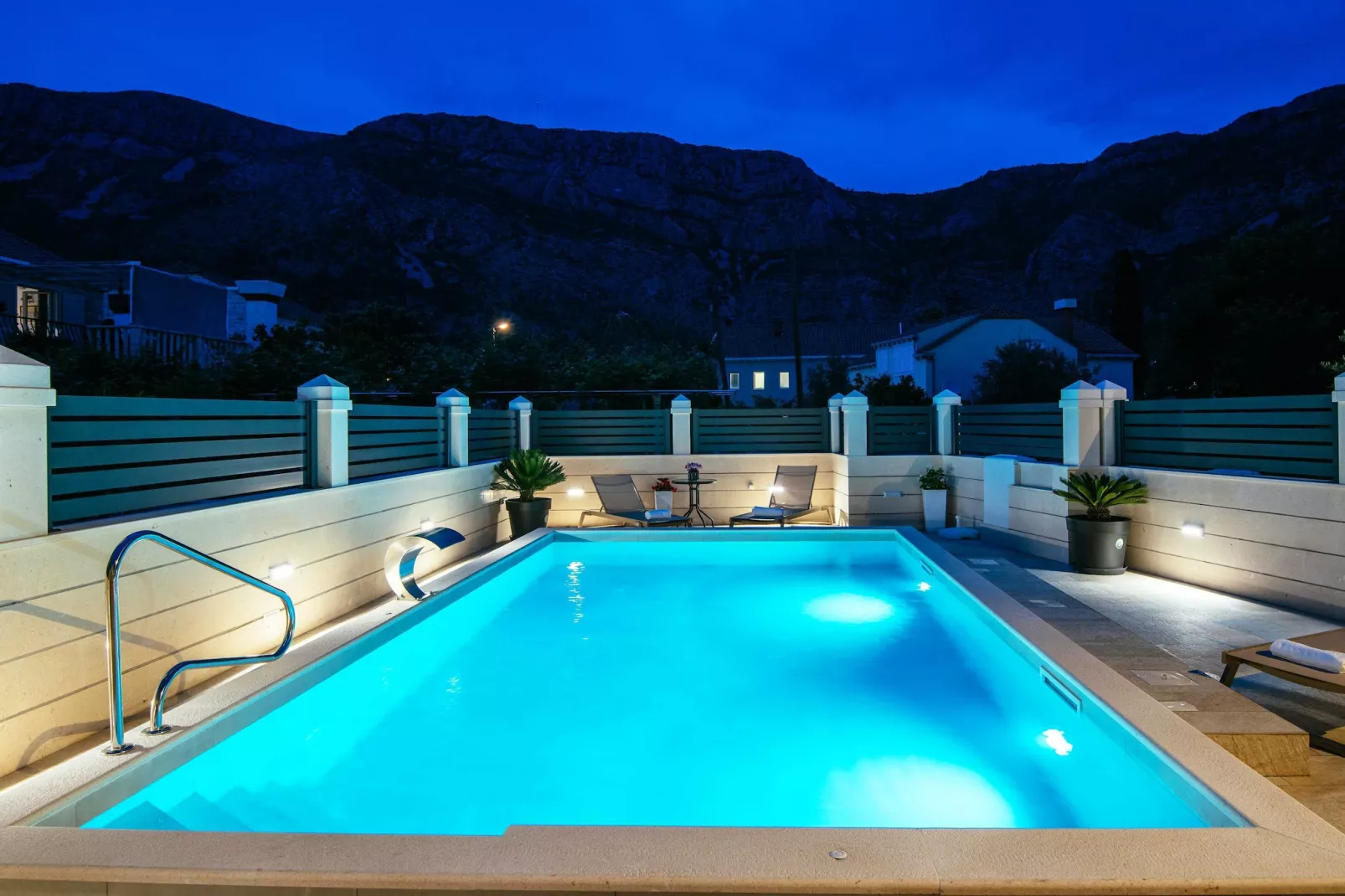 Apartments Azzurro- One Bedroom Apartment with Terrace and Hot Tub ( Azzurro II-gornji)-Piscine
