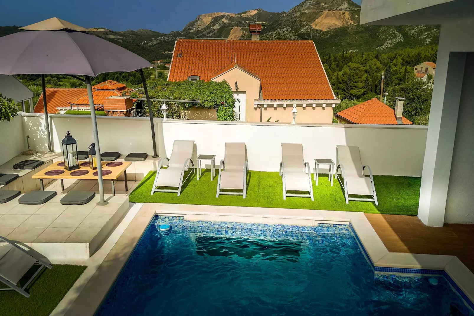Villa Luciana Residence - Five-Bedroom Villa with Two Pools and Spa Center-Outdoor
