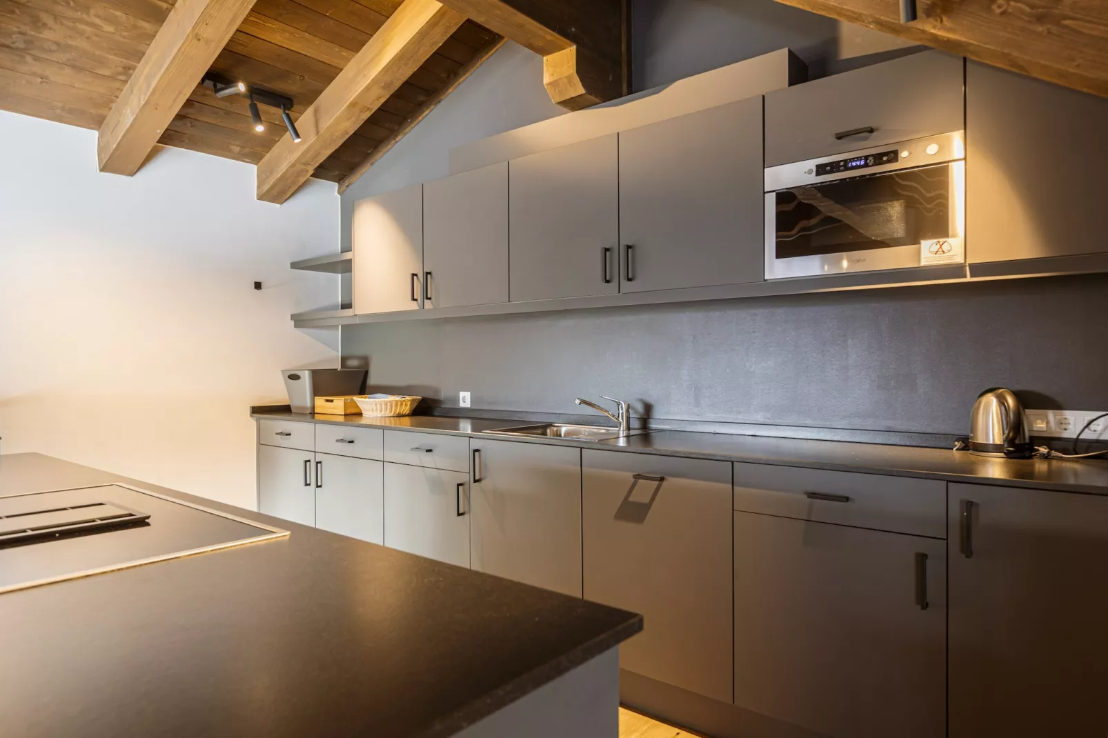 Bergresort Zugspitze Ehrwald 05-Kitchen