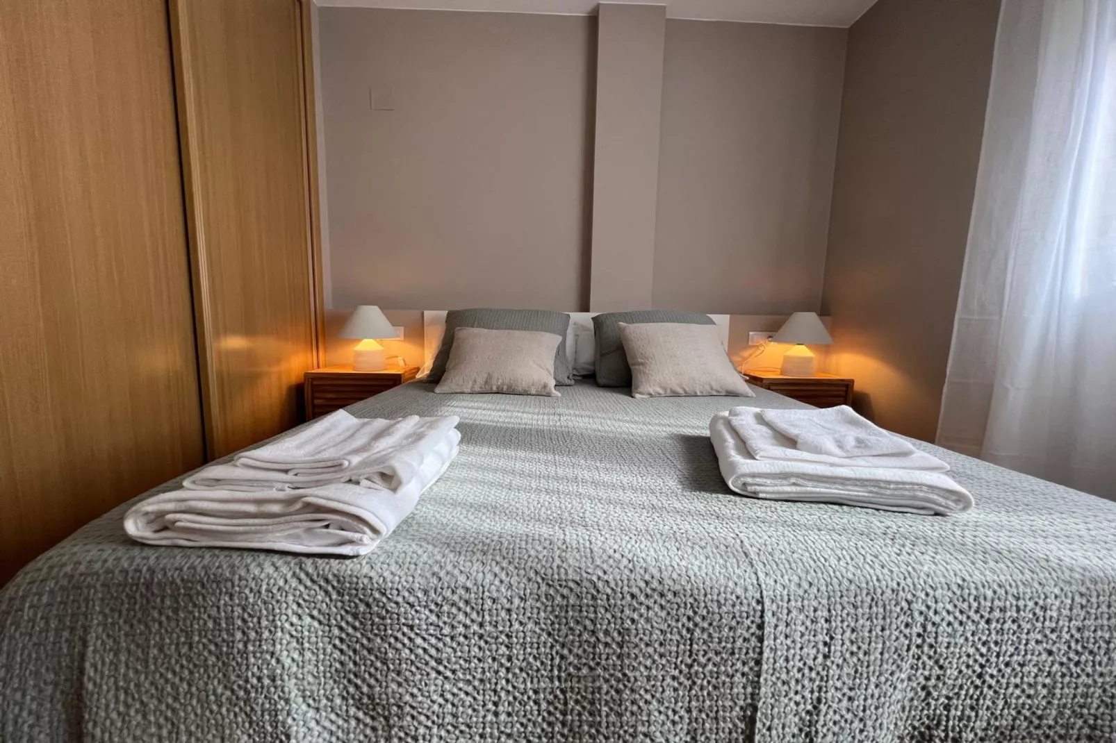 YourHouse Lagoa-Bedroom
