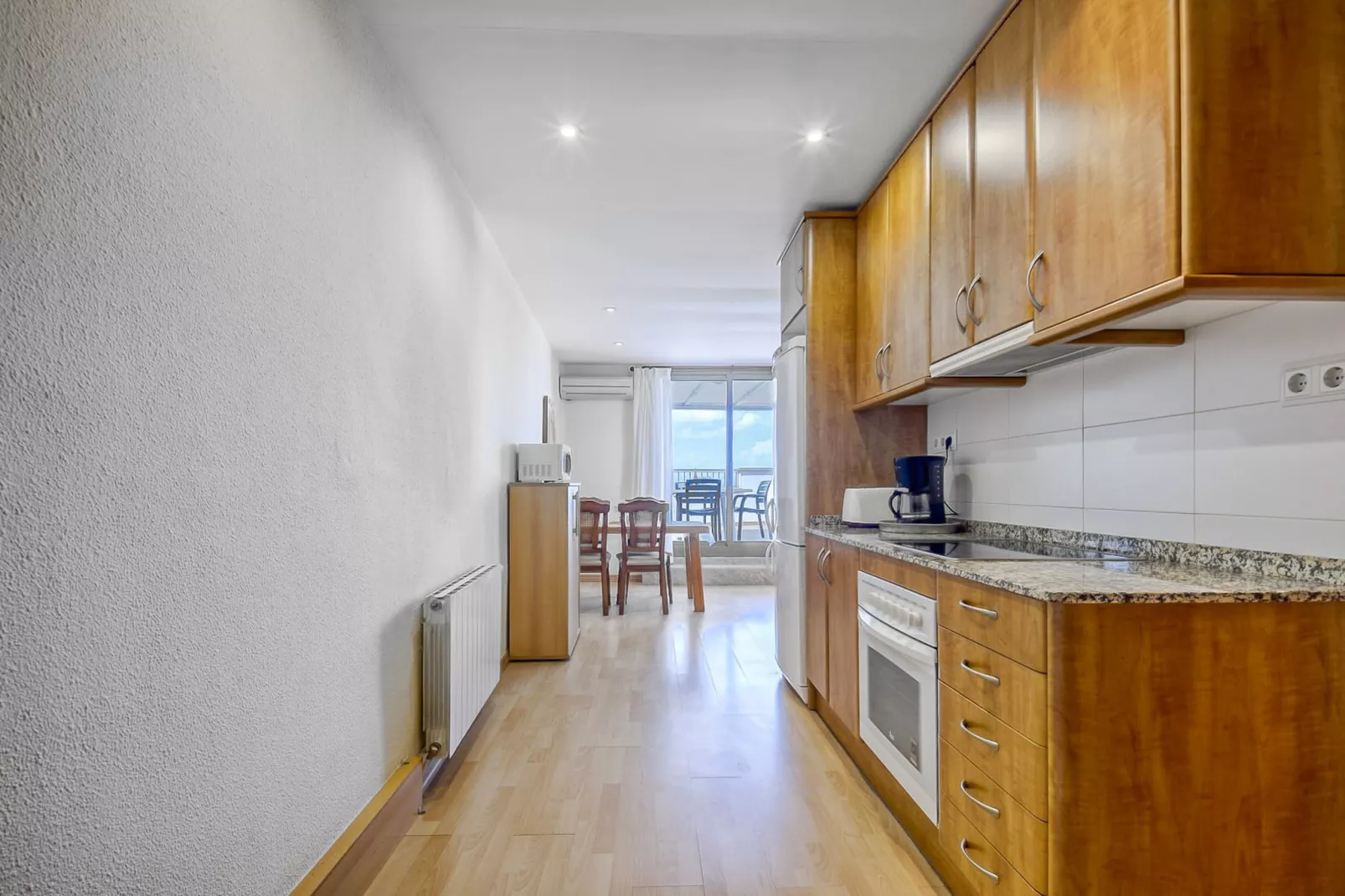 P.C. GREGAL 4 ATICO Roses-Kitchen