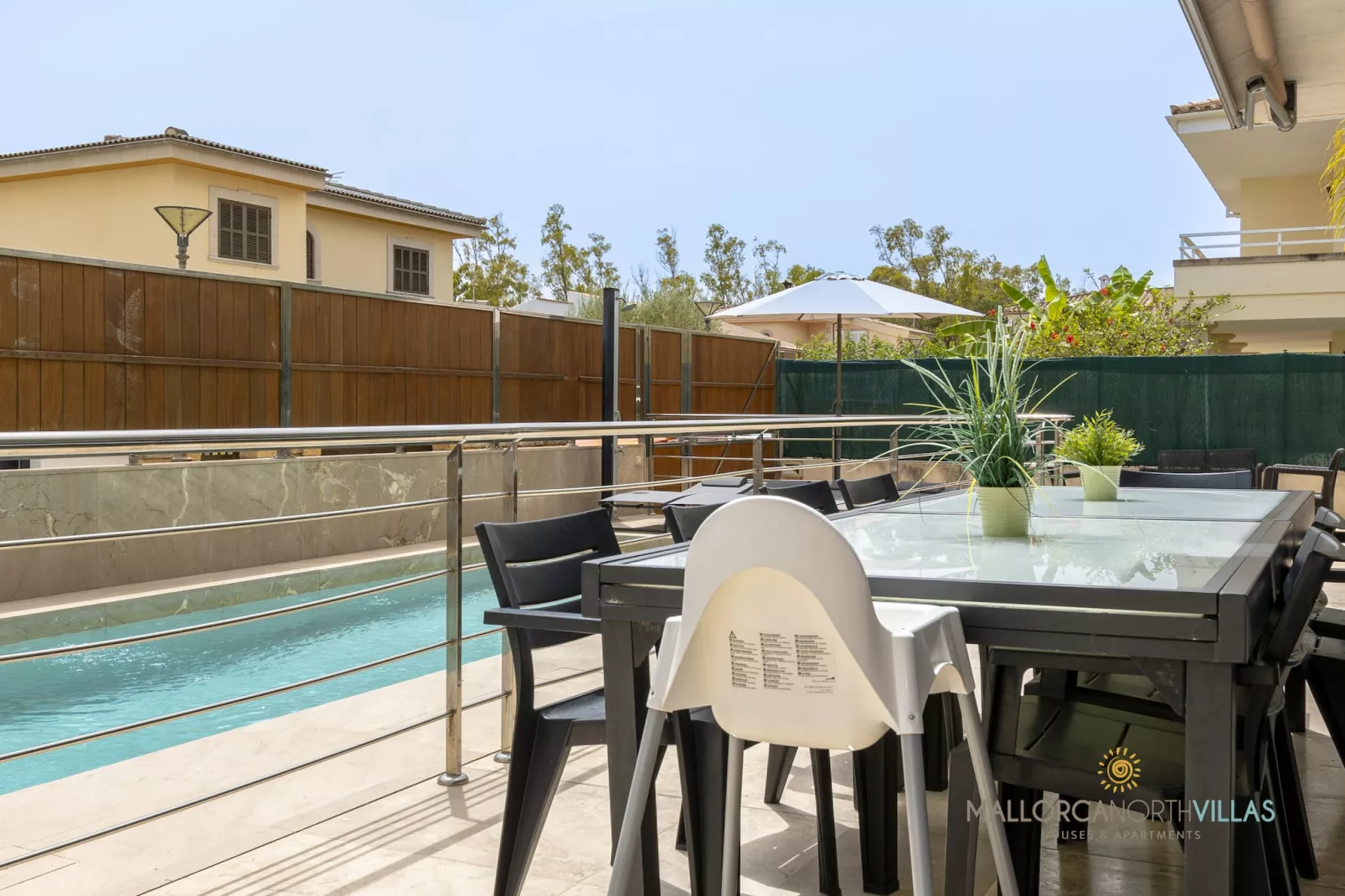 VILLA IOLA IDEAL PARA FAMILIAS A 150M DE LA PLAYA-Pool