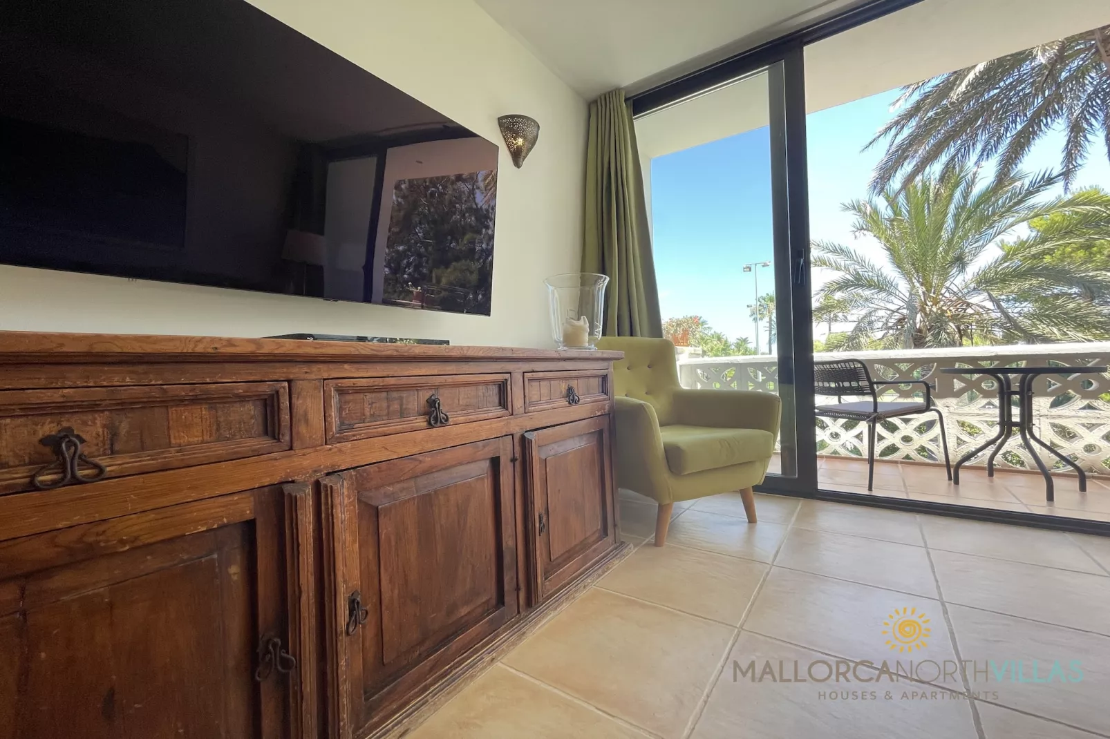 Casa del Sol: Lovely spacious family apartment-Salon