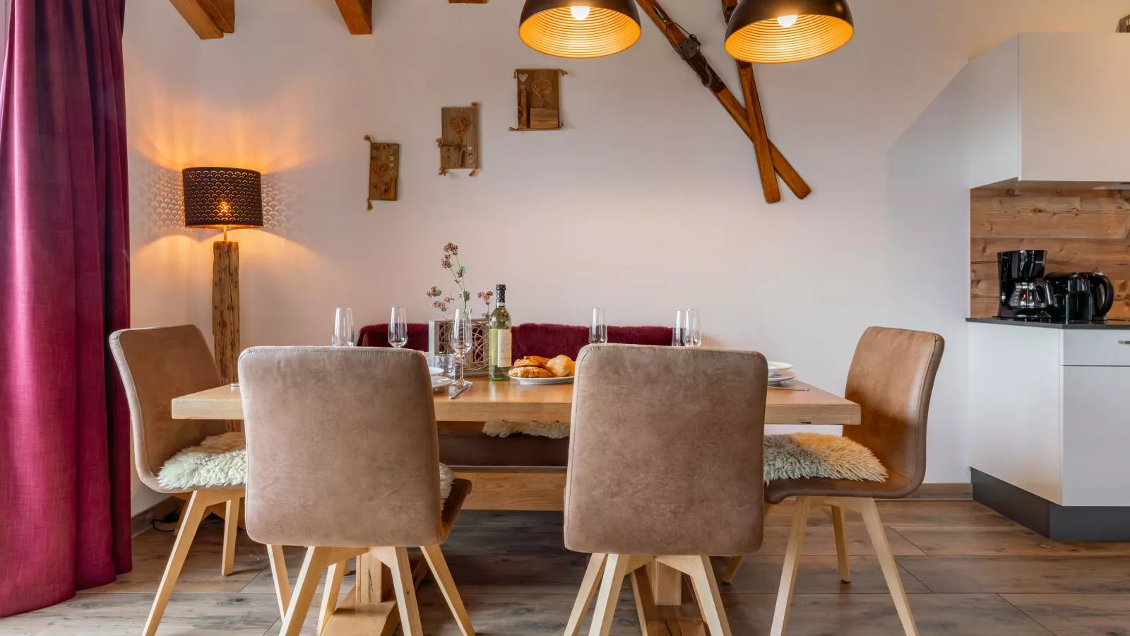Tauern Suites Mitterwirt TOP 321-Dining room