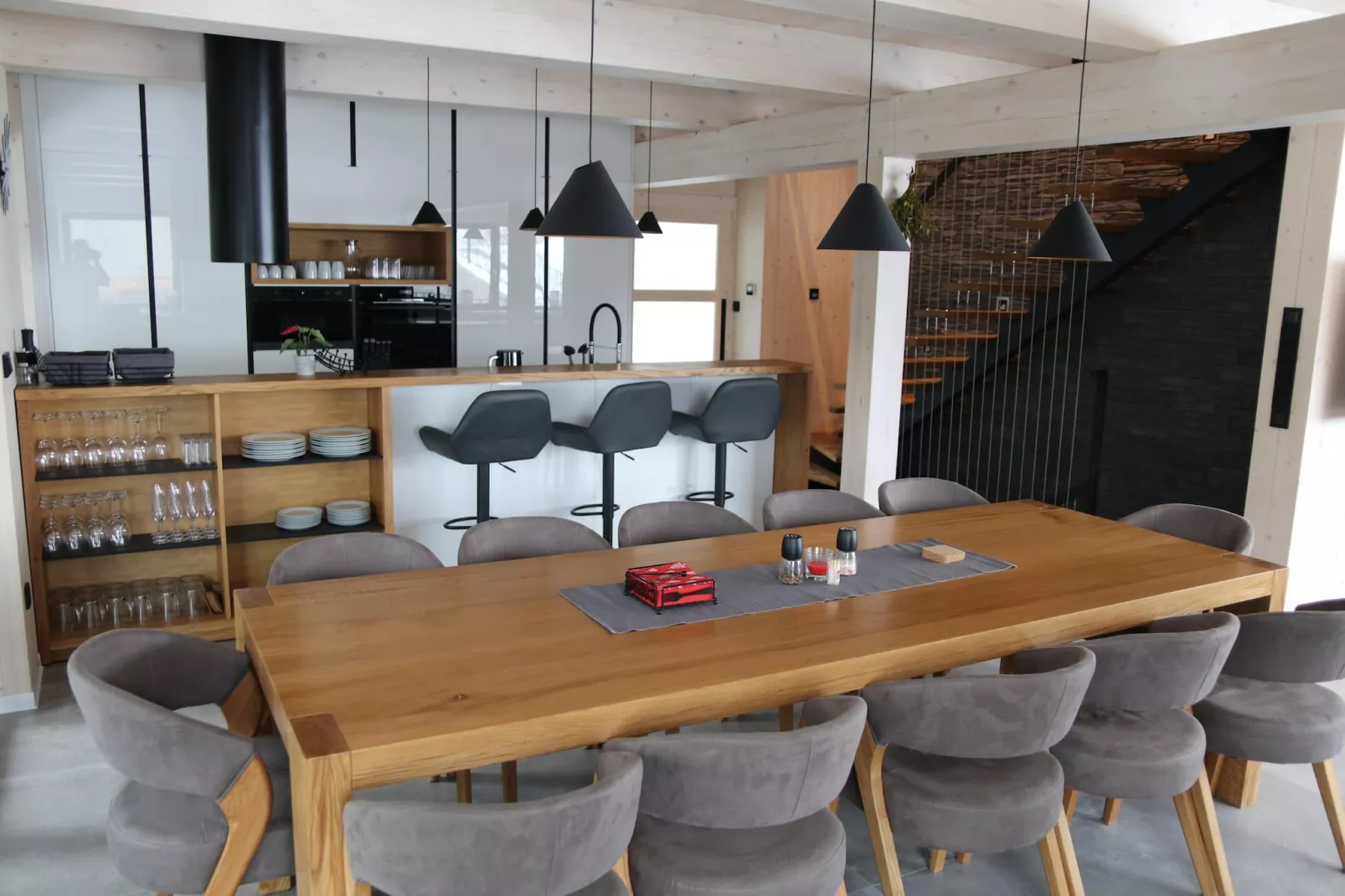 Dolni Morava ODP075-Dining room