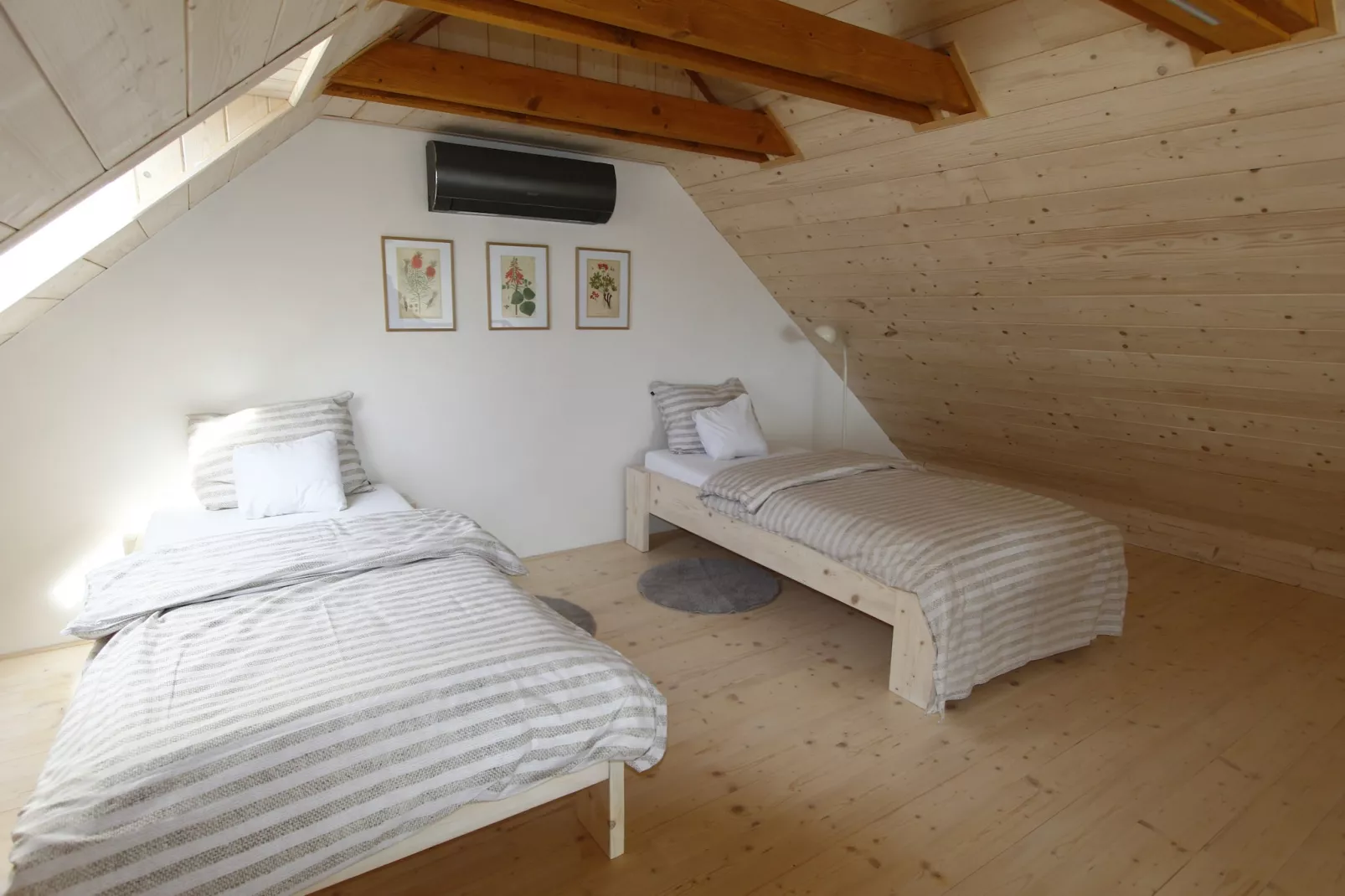 Pernstejn VPM019-SC3-Schlafzimmer