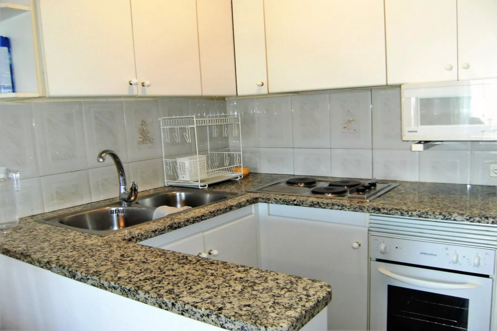 ROCAMAURA IV 1-4-Kitchen