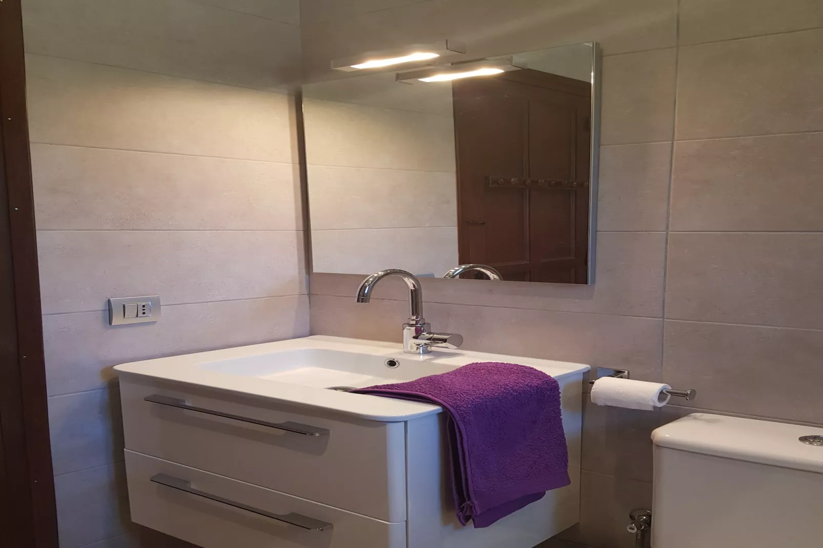 ATENES 12-Bathroom