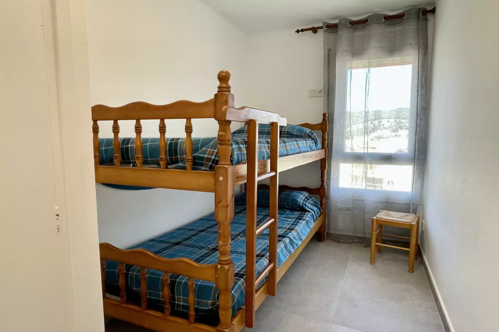 CAP CASTELL 8-A-Bedroom