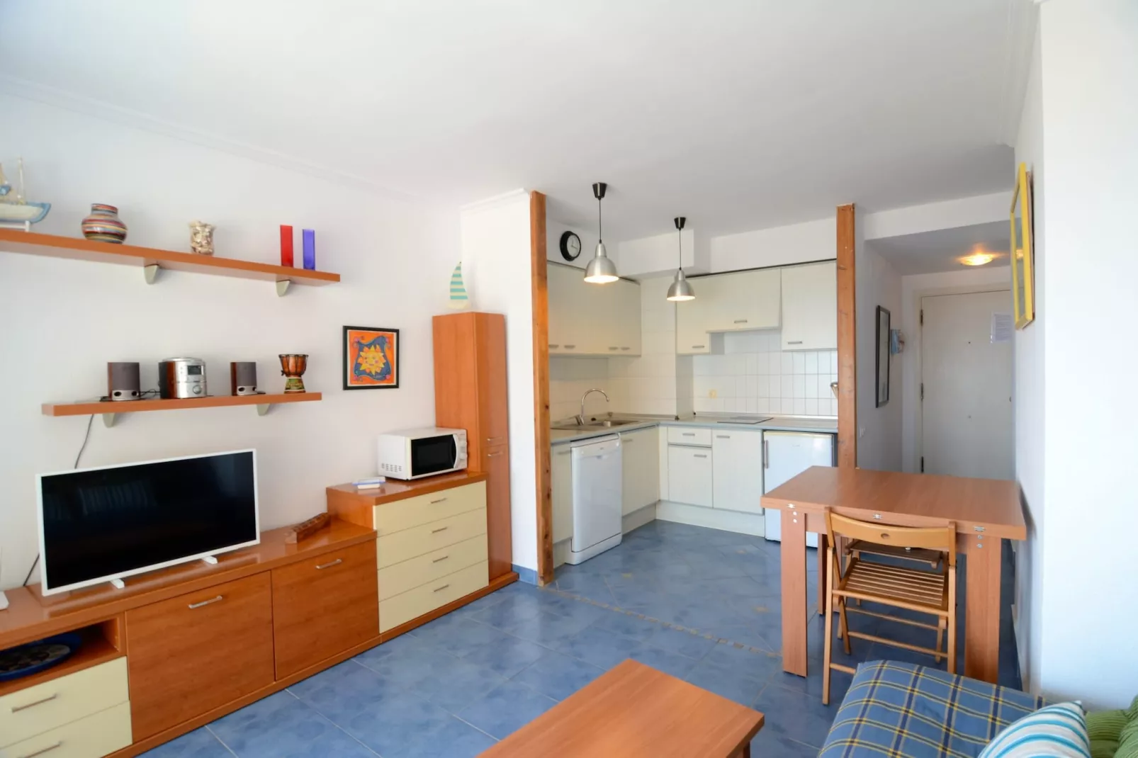 MANUREVA VII 2-A-Living room