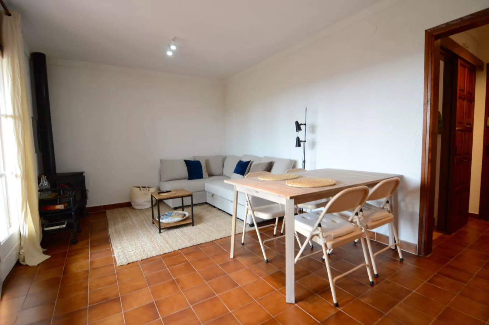 LES PALMERES  8-Living room