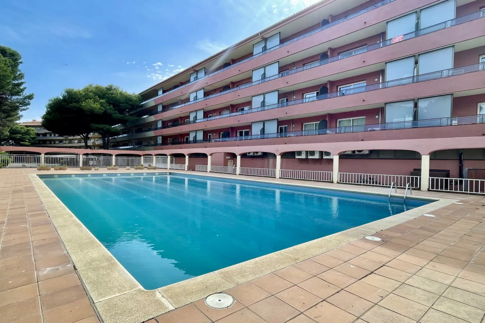 SALLES BEACH 20-Piscine