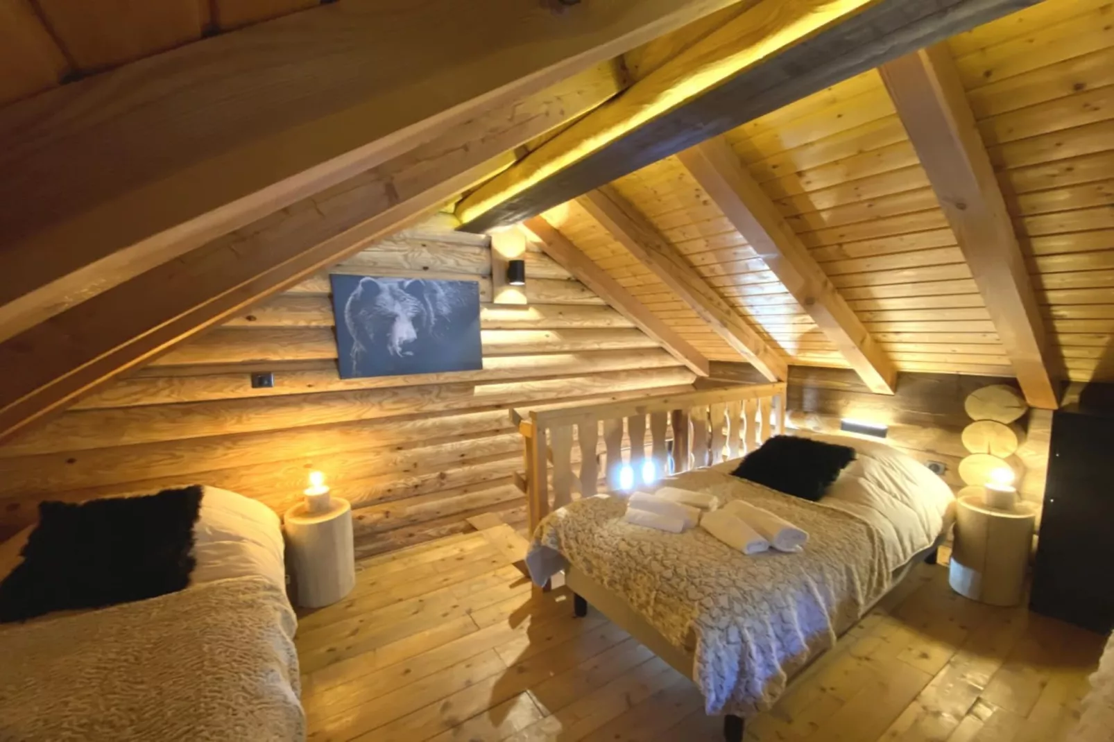 L'OURS NOIR Chalet en rondins-Schlafzimmer