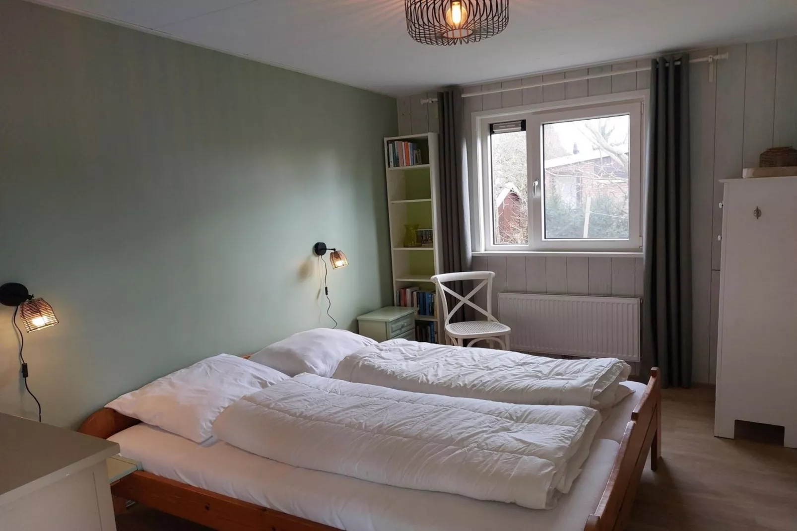 Eureka 102-Bedroom