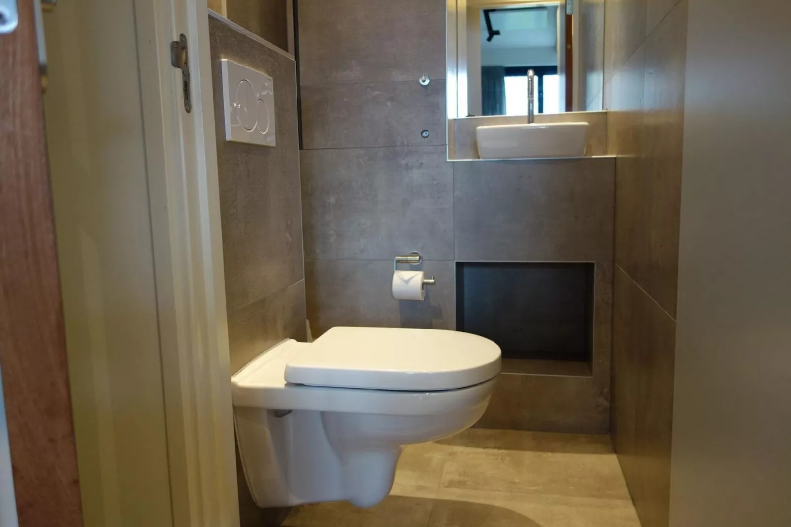 Eureka 68-Bathroom