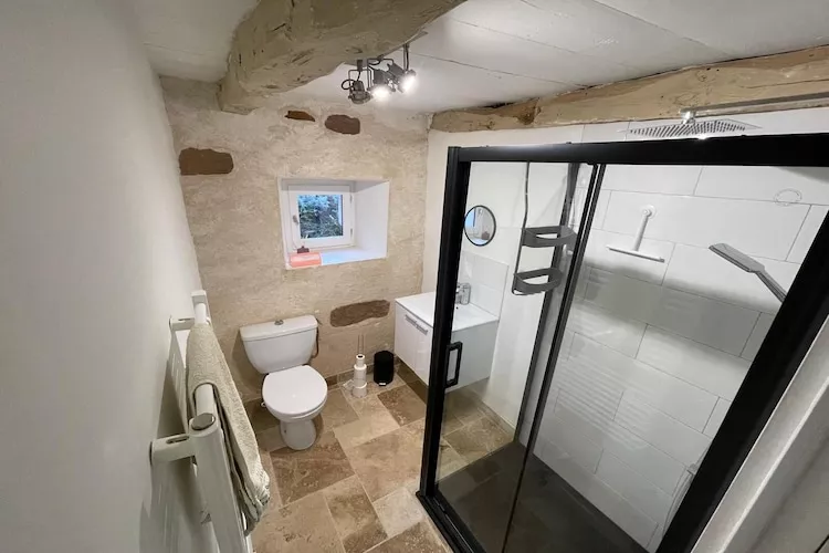 Gîte chaleureux en Corrèze-Badezimmer