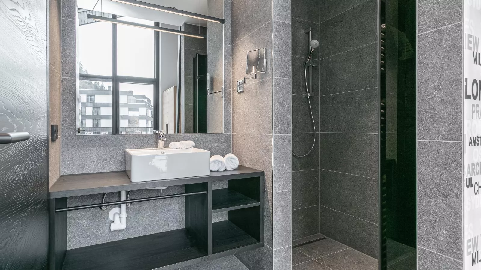 Adult Only Paznaun Suite-Bathroom