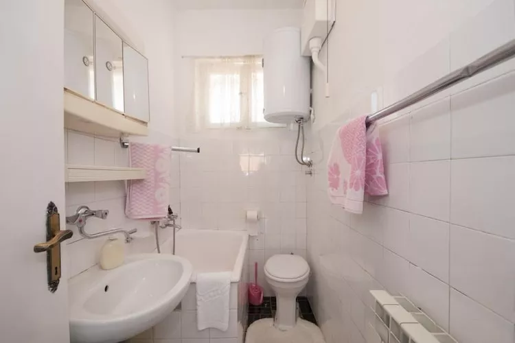 Apartments Gorana - Two Bedroom Apartment with Terrace(A1) (ST)-Bathroom