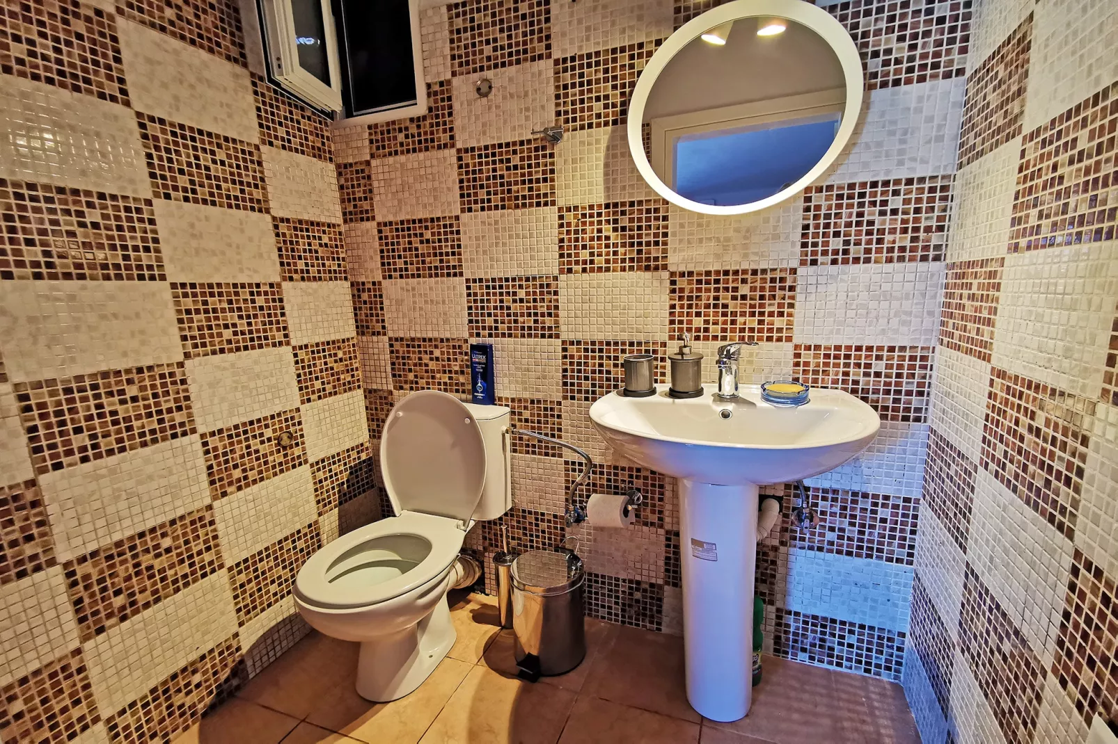 Anaroussa Diros Apartment-Bathroom