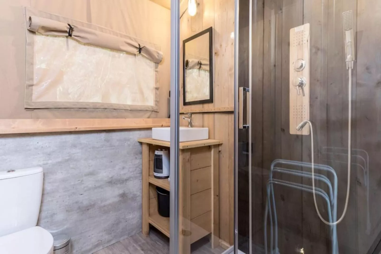 Stardust 40 Family Lodge-Bathroom