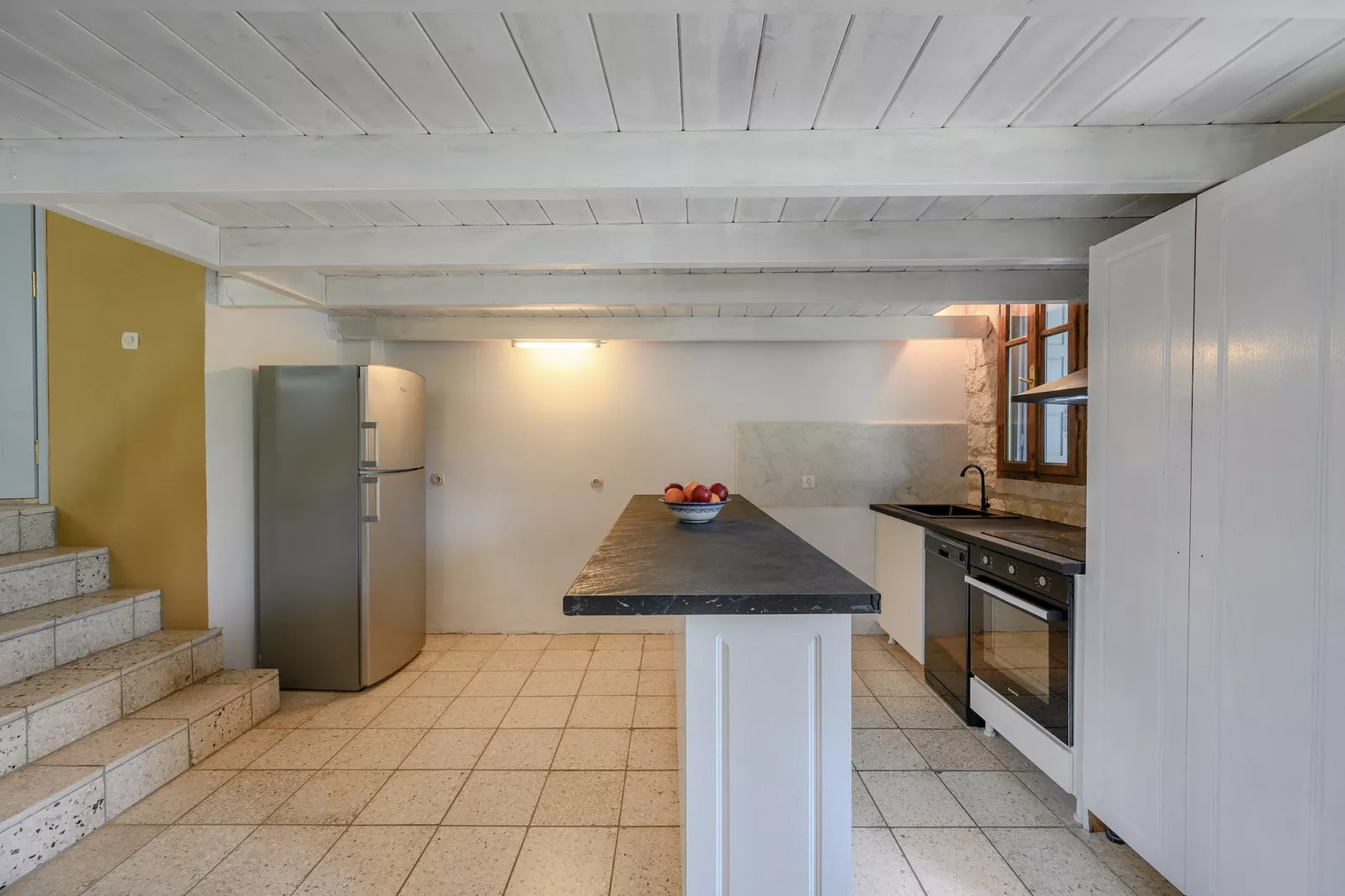 Rogalida-Kitchen