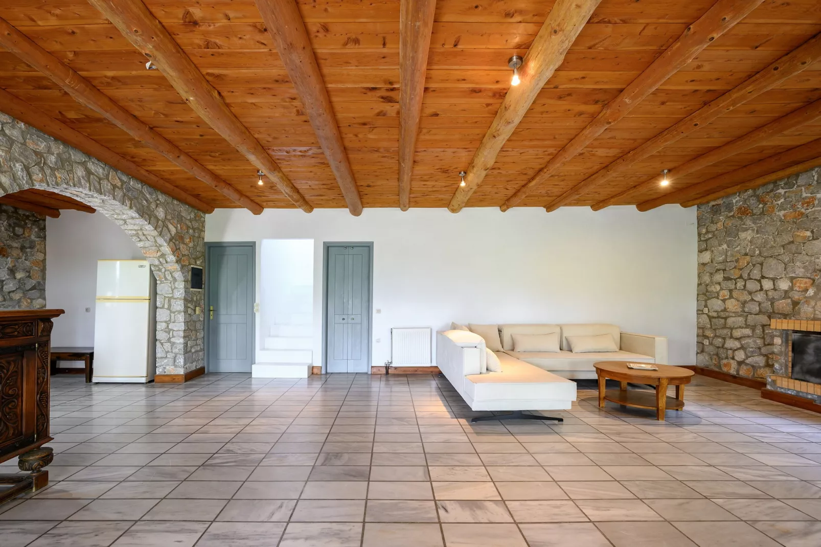 Rozare-Living room