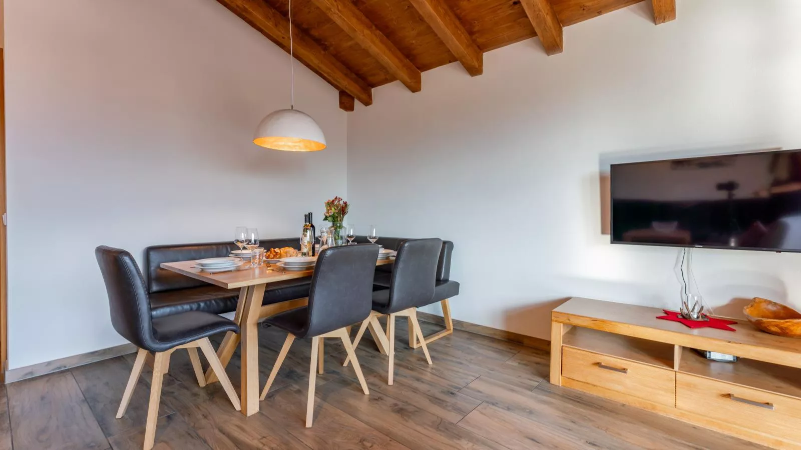 Tauern Suites Mitterwirt TOP 221-Dining room