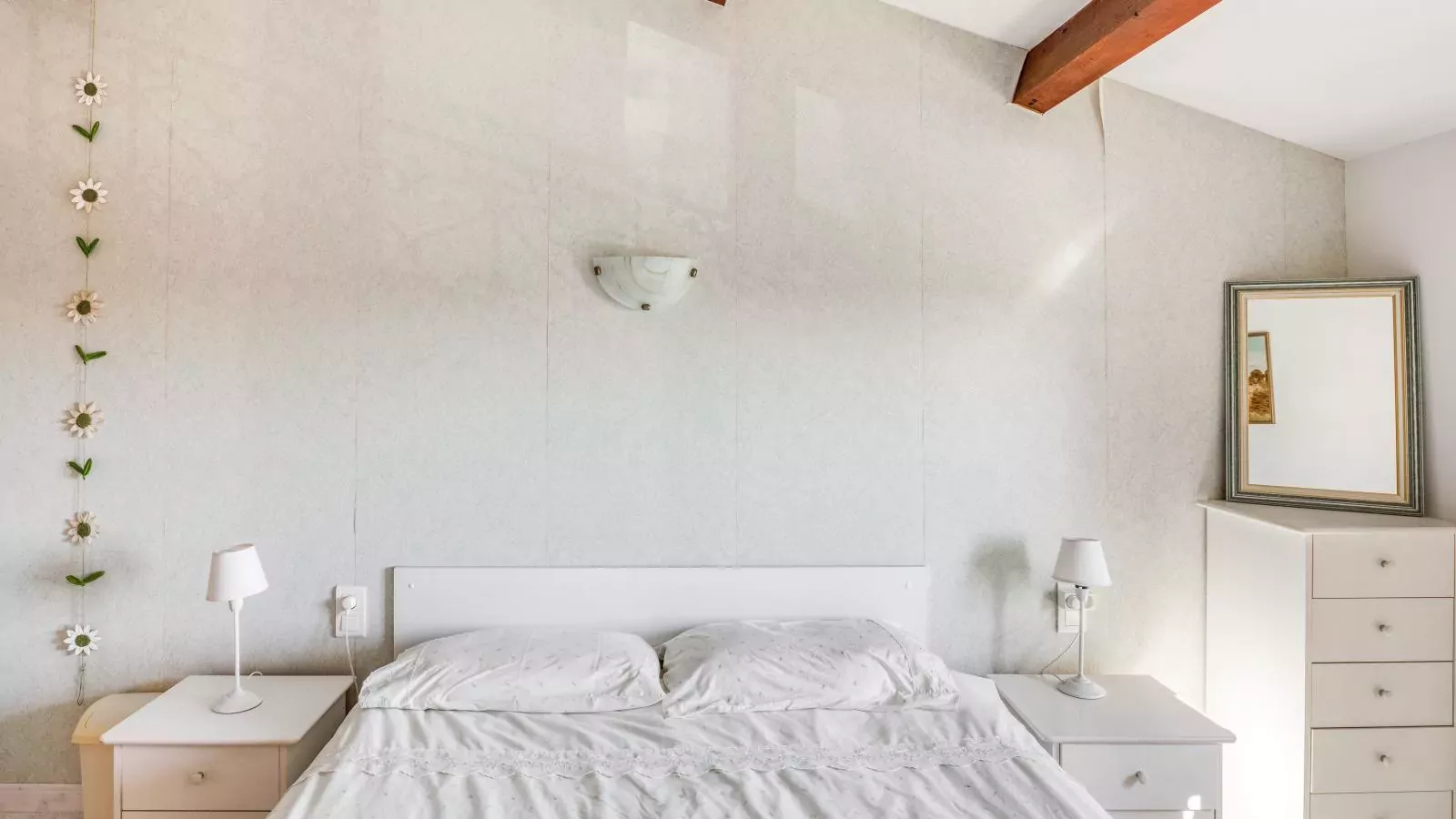 Sourire du Soleil-Bedroom
