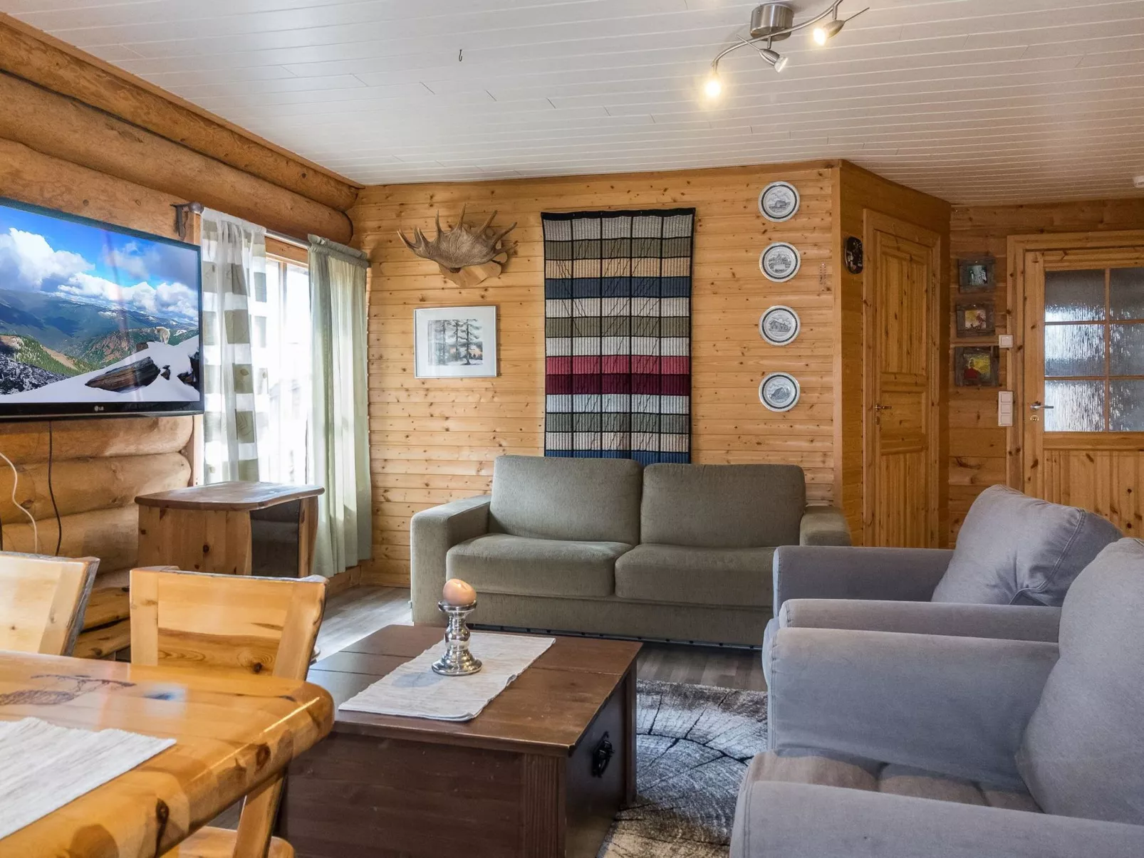 Aurora cabin-Inside