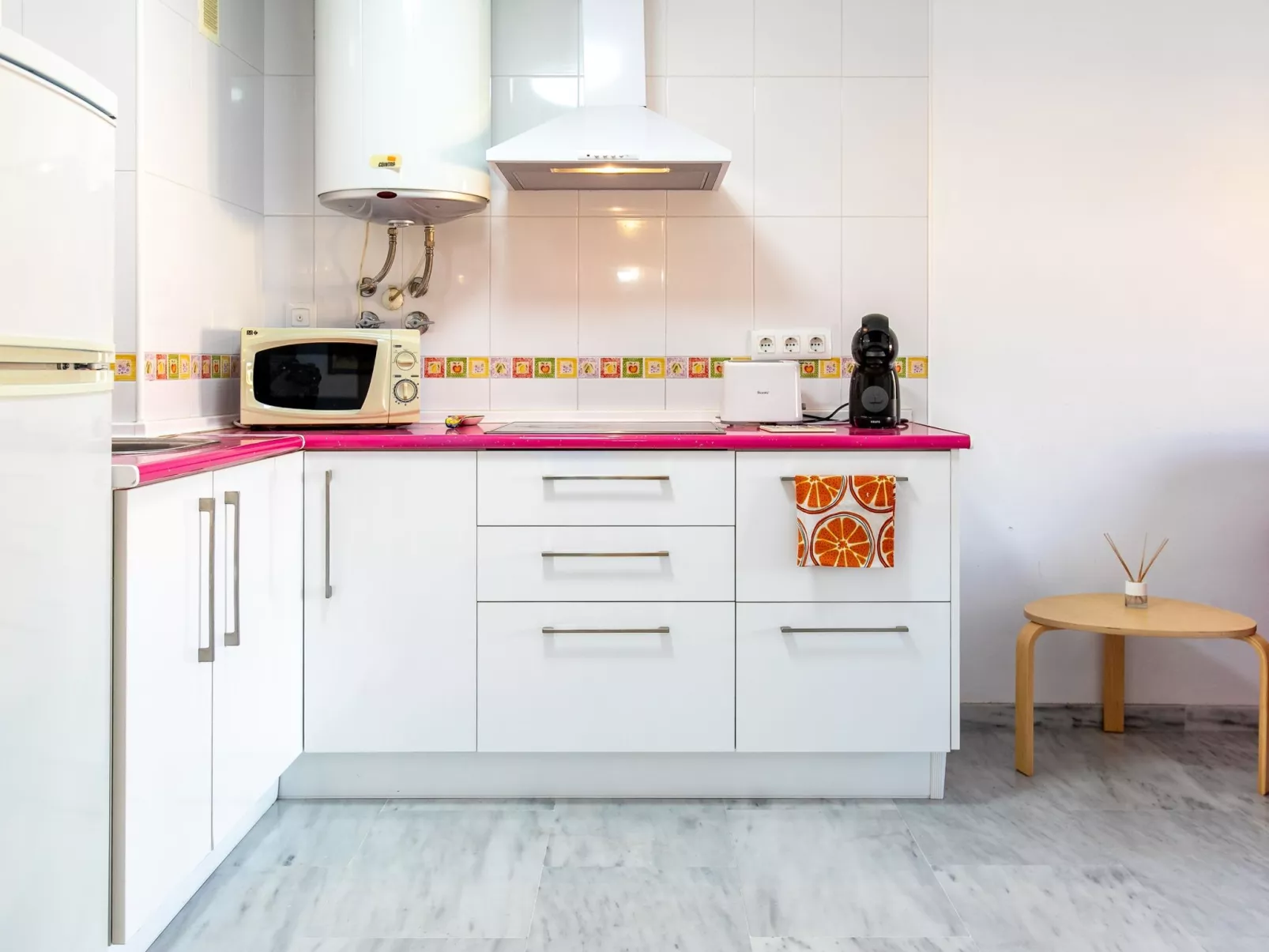 Sunny apartment-Inside