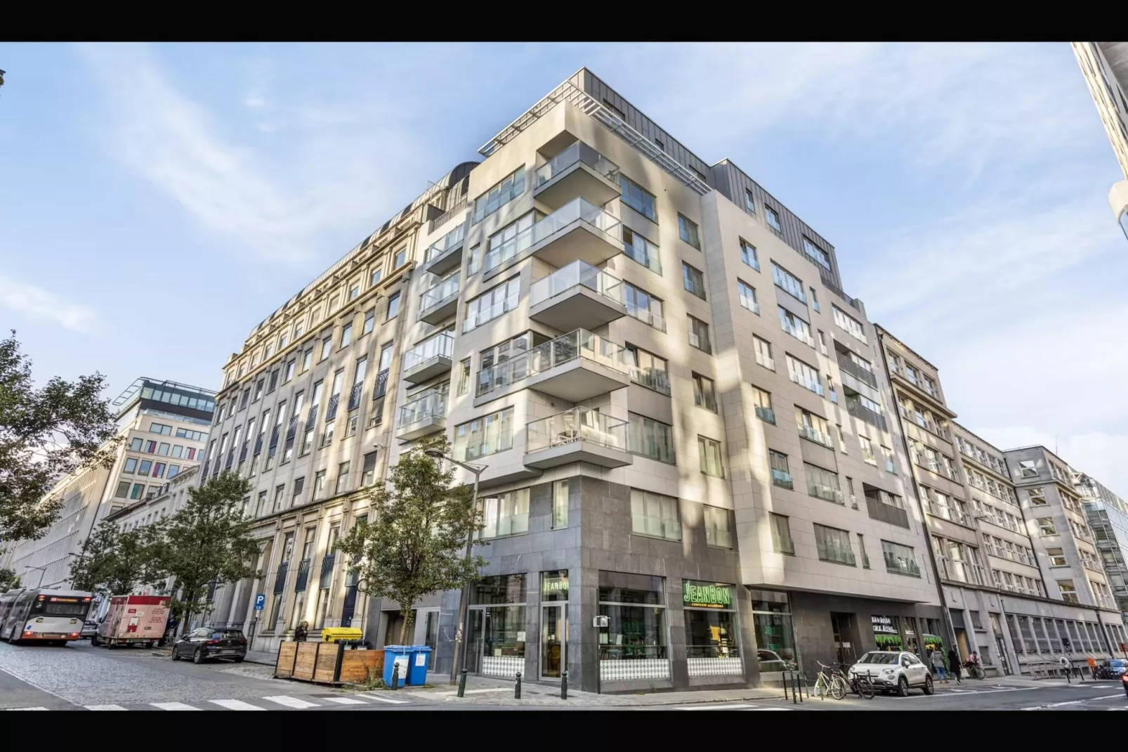 Luxe appartement Montoyer-Exterior summer