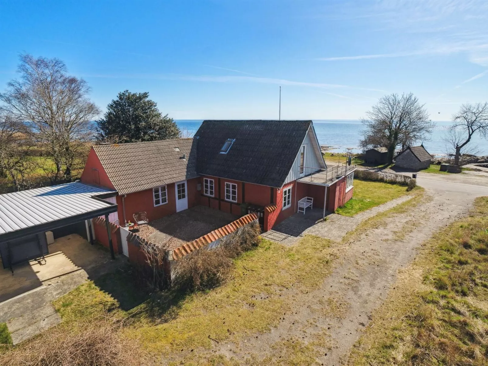 "Hakon" - 40m from the sea-Outside