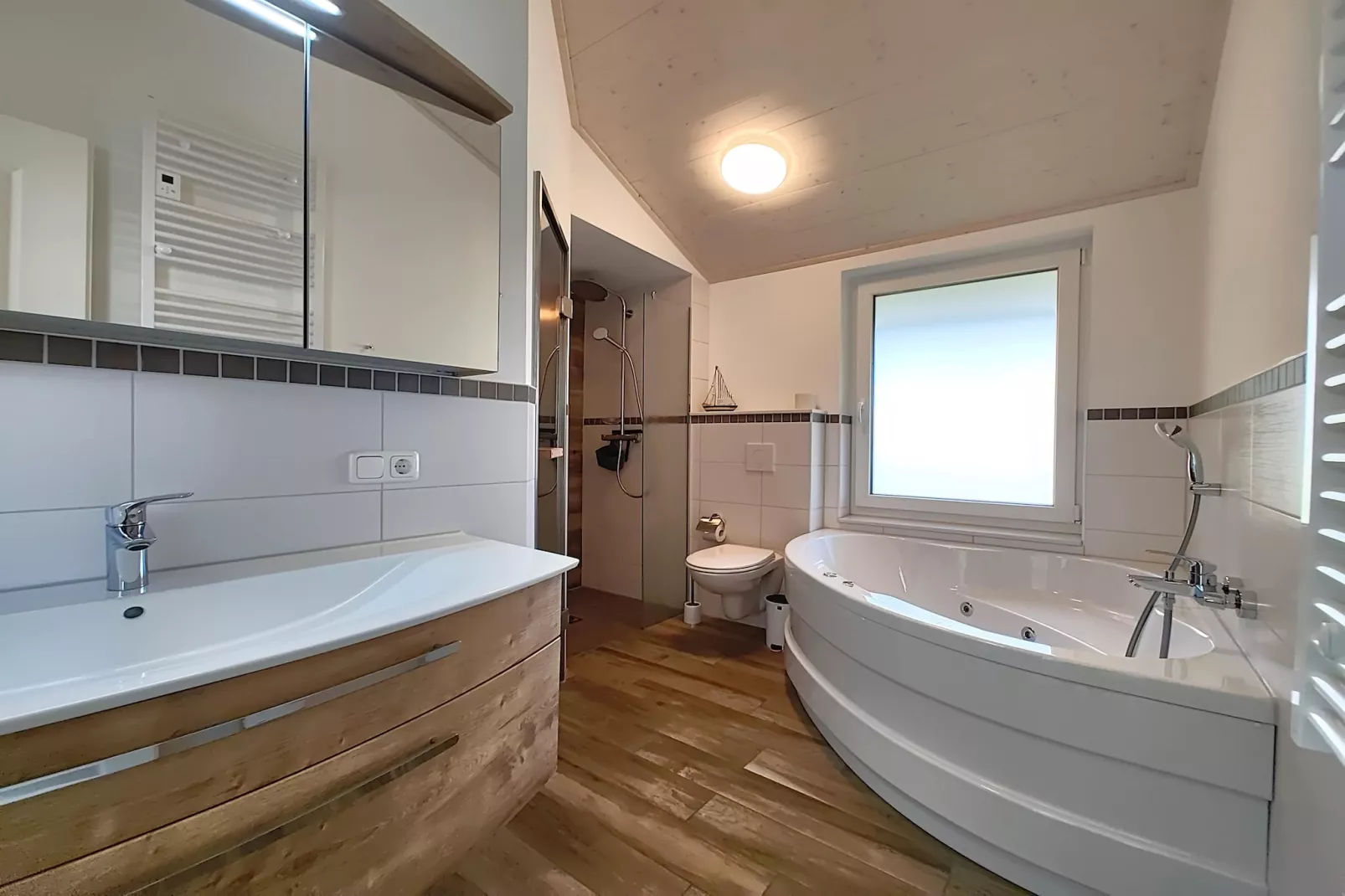 FH Seeschwalbe 329-Bathroom