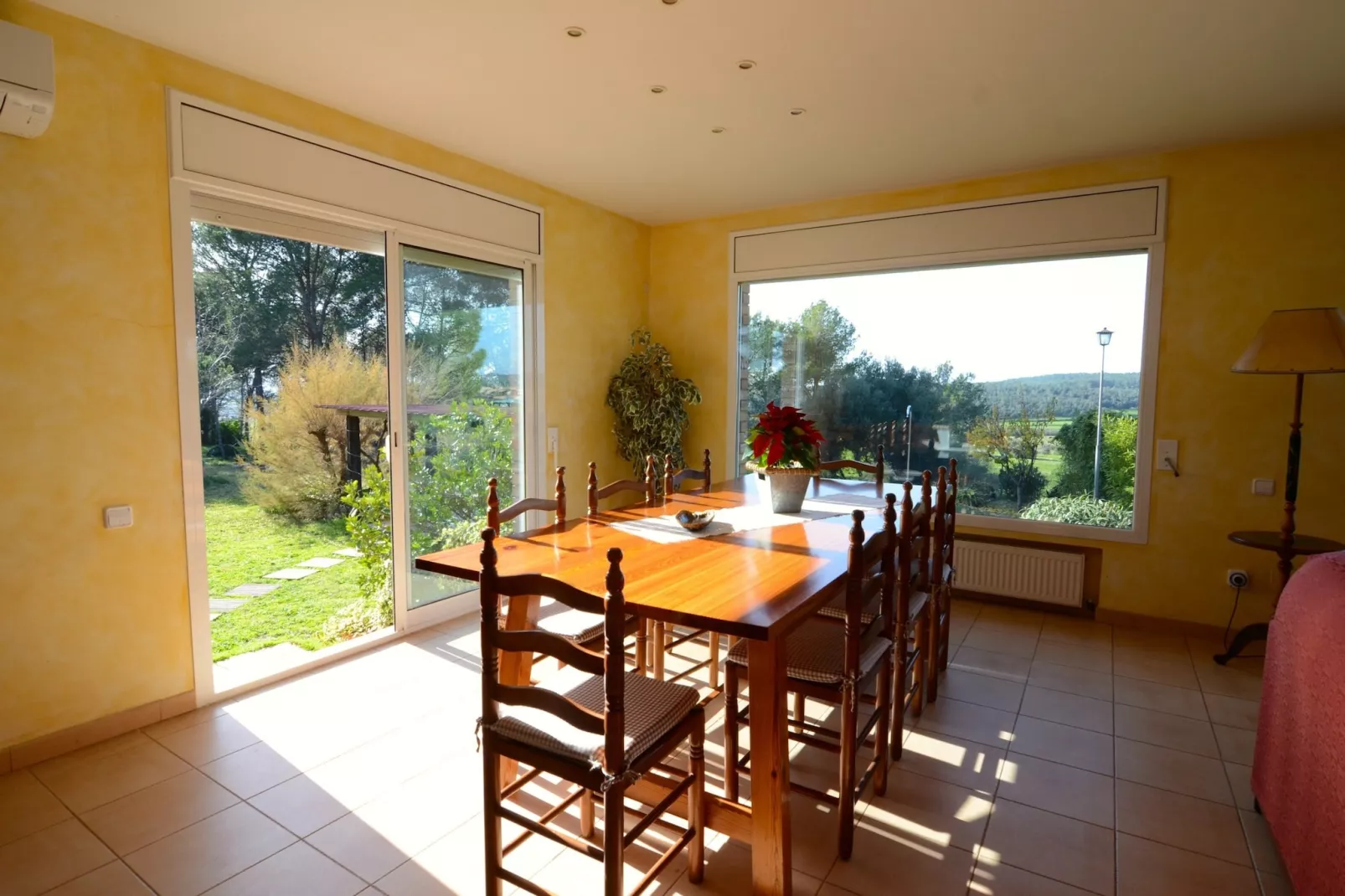 LA ROMAGUERA-Dining room