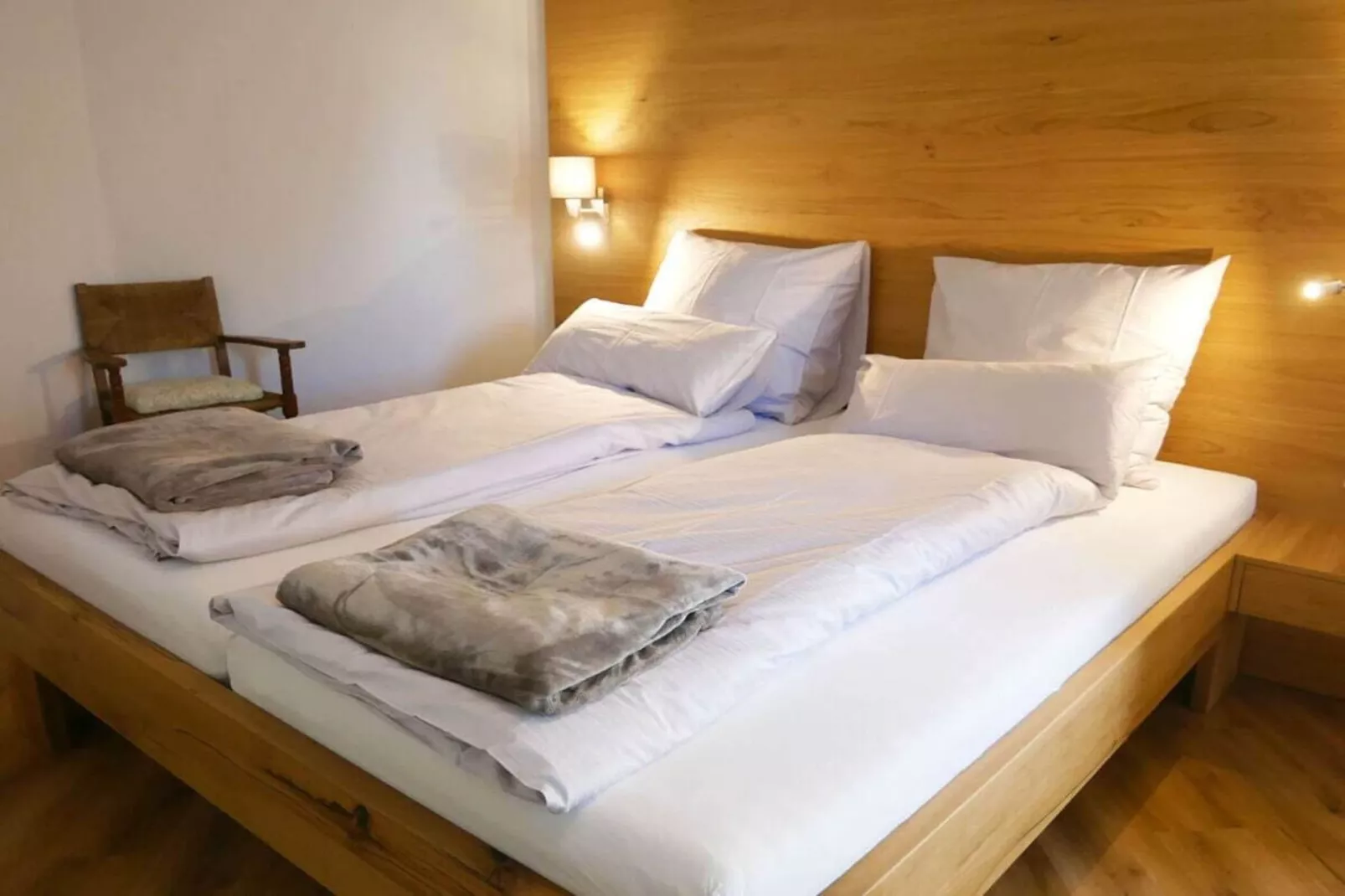 396949-Bedroom