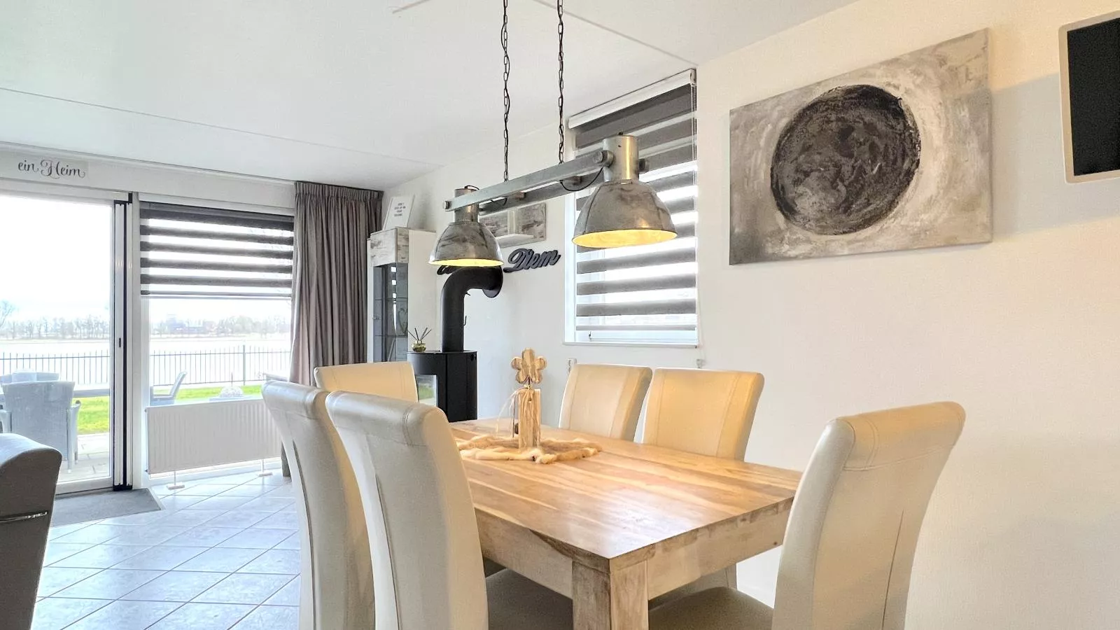 Maaszicht-Dining room