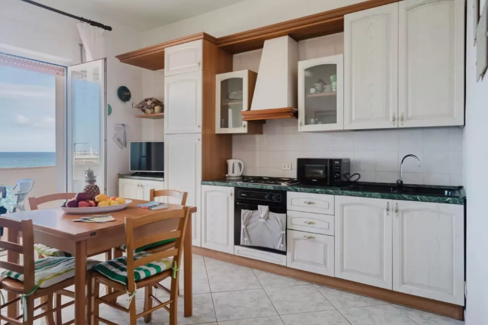 IL DELFINO-Kitchen