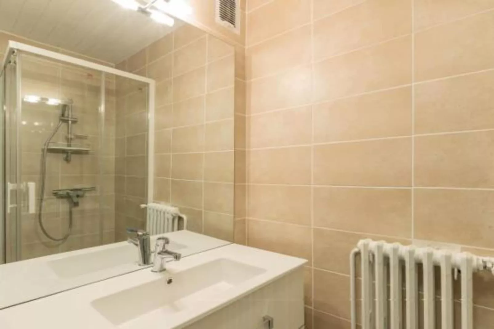 Estaris 1 N°24 - ST5-Bathroom