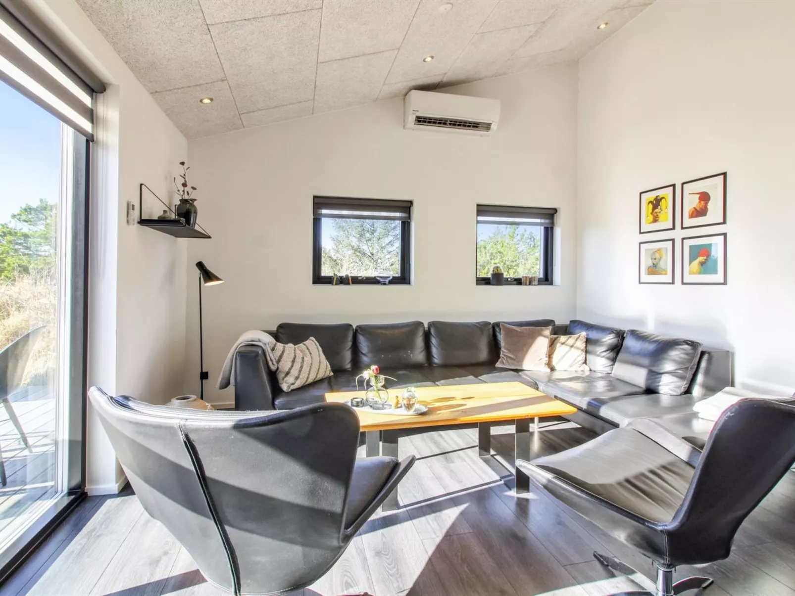 "Eriksine" - 750m from the sea-Inside